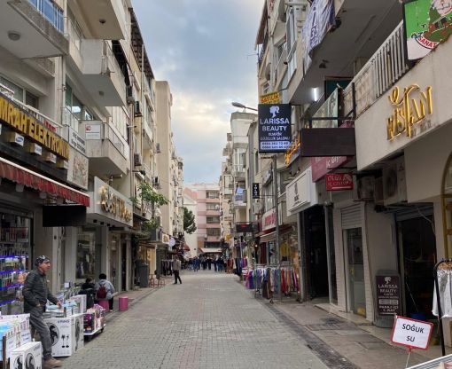 KARŞIYAKA ÇARŞI HİLMİ ZİYA APAK SOKAĞI KARŞIYAKA ÇARŞI HİLMİ ZİYA APAK SOKAĞI
