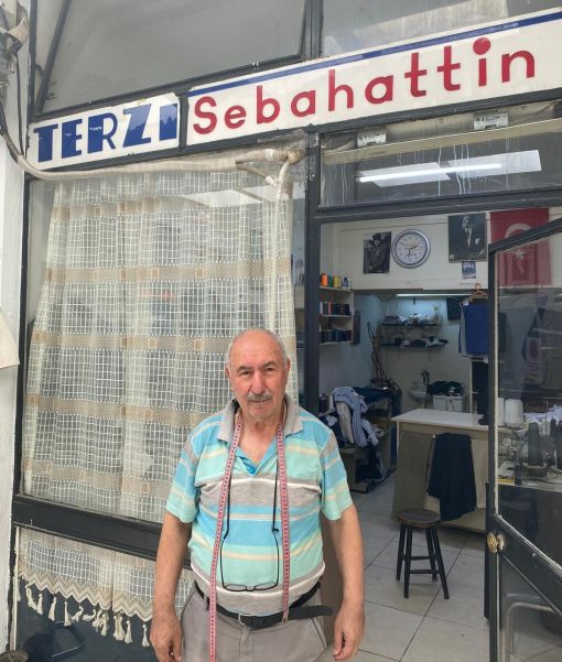 Karşıyaka Çarşıda Terzi. Sebahattin Fidanboylu 